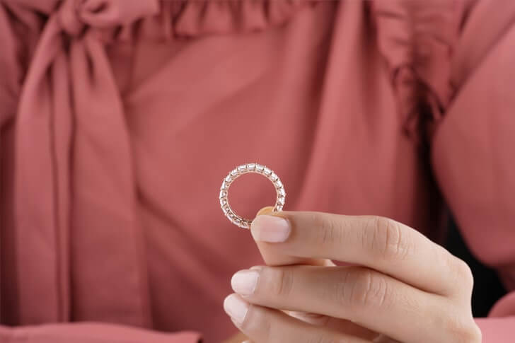 L’anello e il mistero
